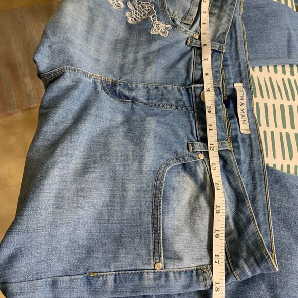 9th & Main Womens Jeans Embroidered Floral White Design, Size 16 - Picture 15 of 16